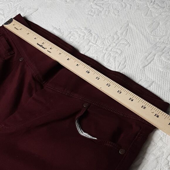 Gloria Vanderbilt All-Around Slimming Effect Avery 5 pocket jeans - Picture 6 of 9